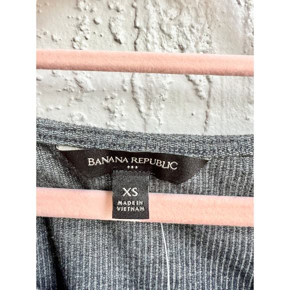 NWT Banana Republic Off The Shoulder Ribbed Knit Pullover Top Gray Women's XS - Picture 3 of 5